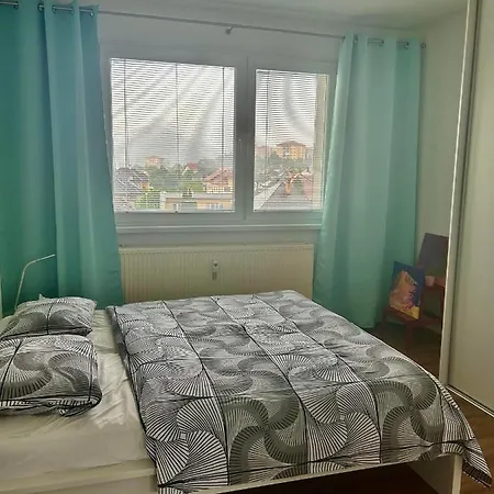 דירה 1 Bedroom W/balcony *